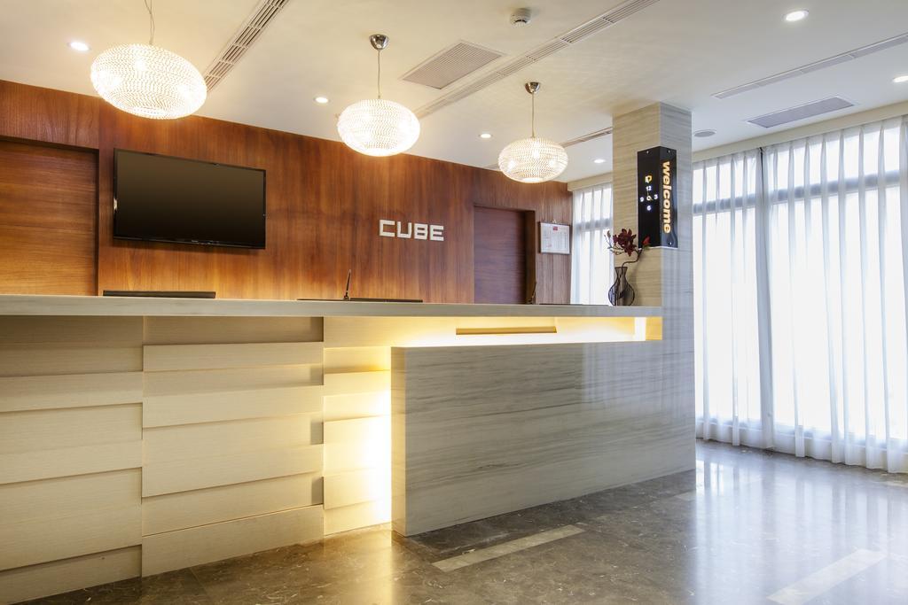 Hotel Cube Taichung Exteriör bild