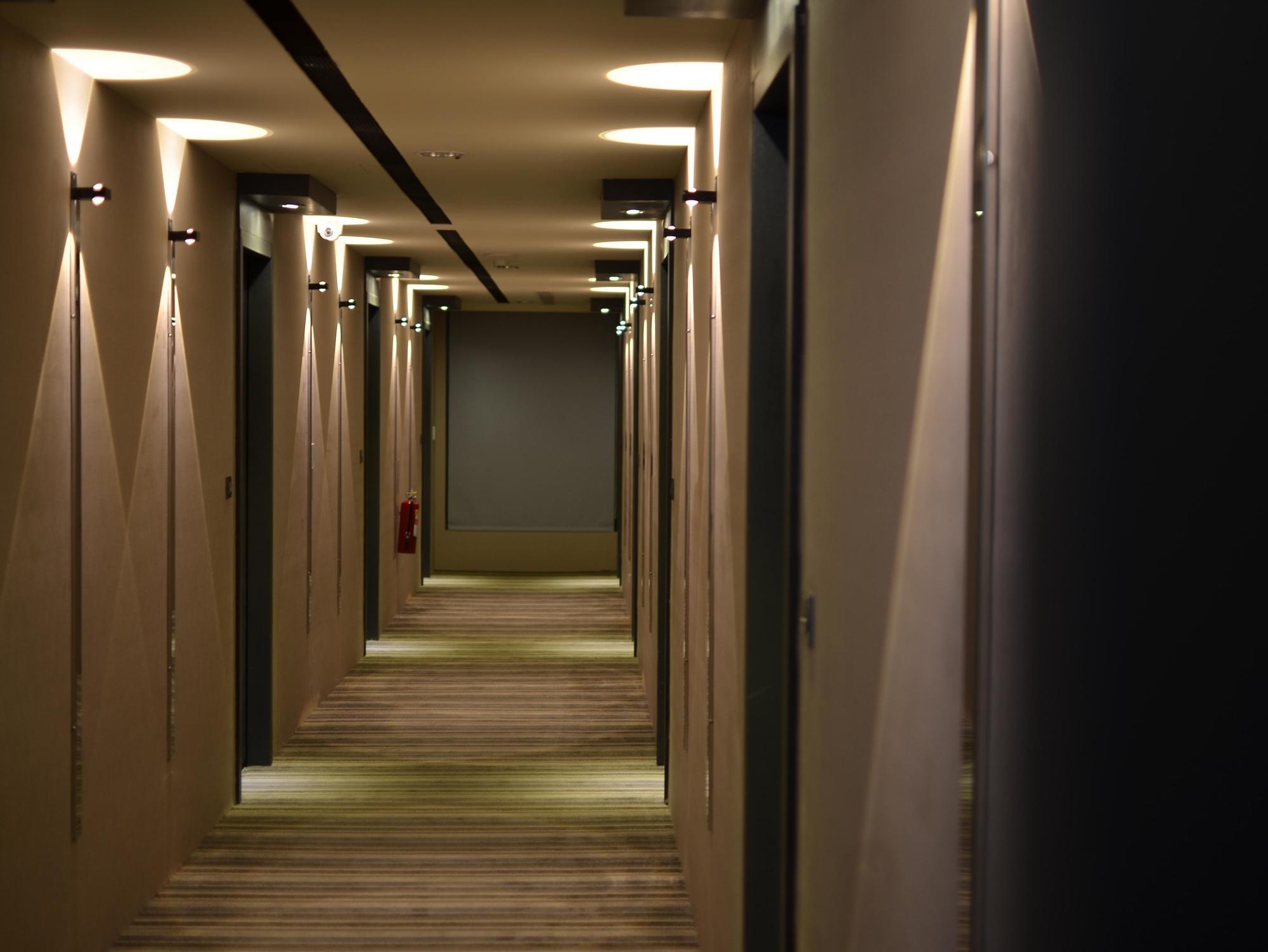 Hotel Cube Taichung Exteriör bild